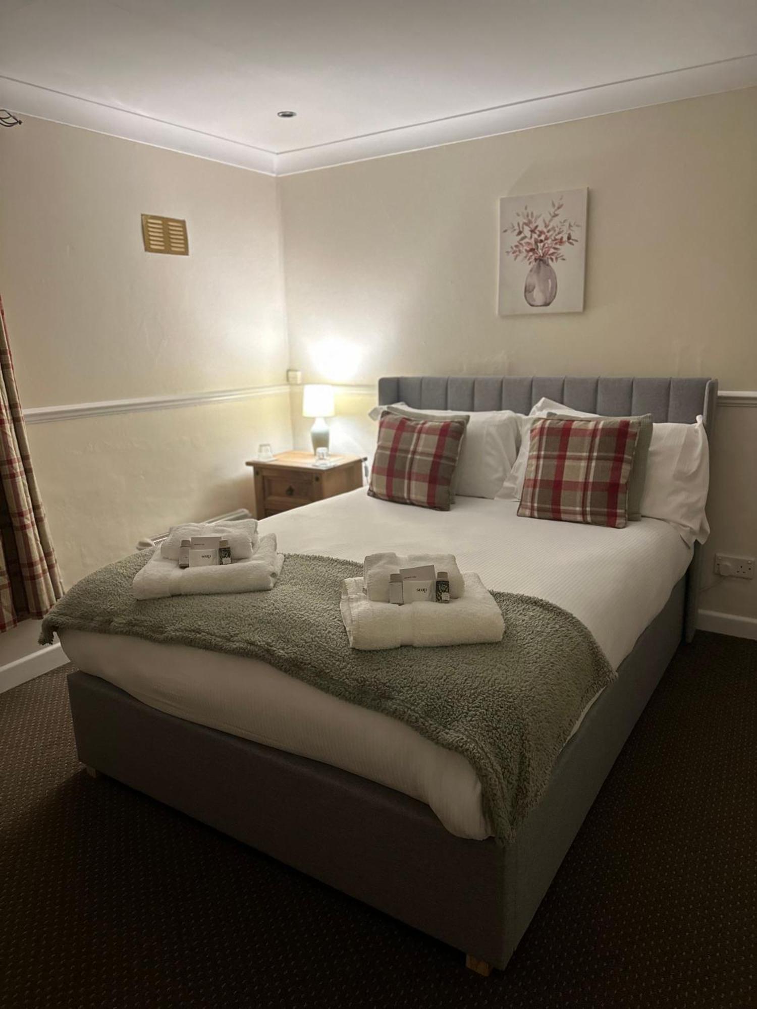 The Kings Arms Inn Montacute Zimmer foto