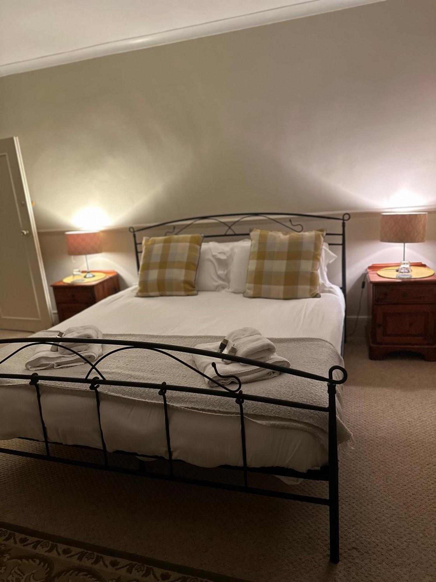 The Kings Arms Inn Montacute Zimmer foto